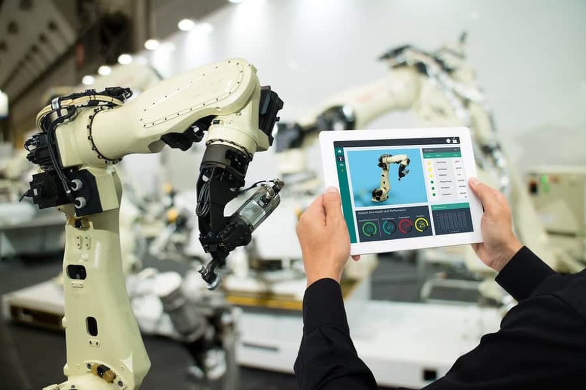 Understanding Engineering and Technology: Fundamentals, Applications, and Career Paths
