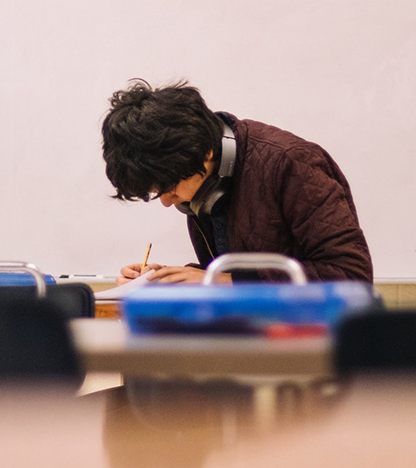 Students learning at Al-Mithaq Institute